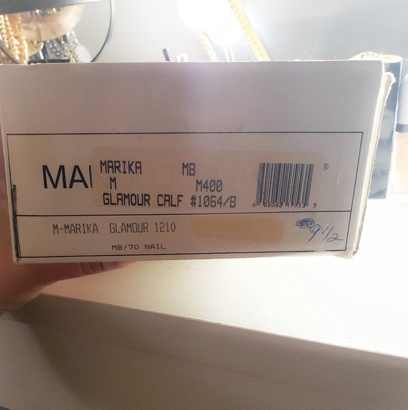 Manolo Blahnik Leather Pumps - Picture 8 of 9